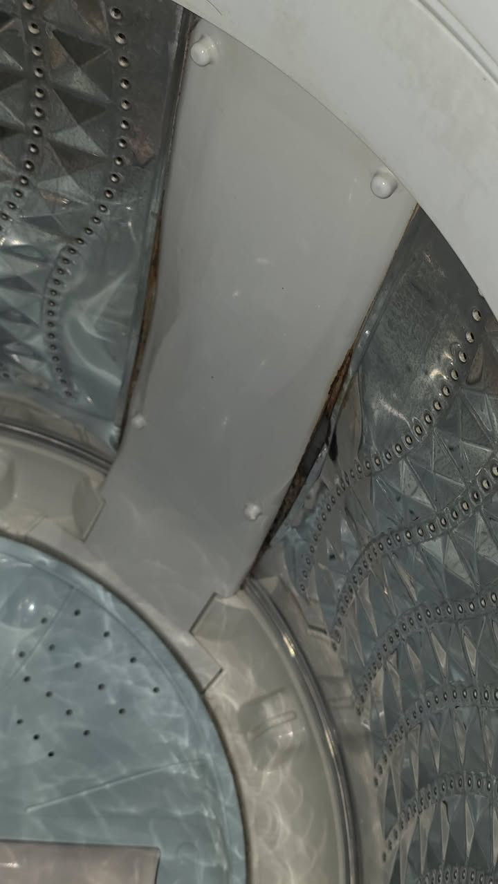 غسالة ملابسsamsung اوتماتيكي نوع انفيرتير(توفير الطاقة الكهربائية) يمكن تشغيلها على المولدة حجم 15kg
استعمال ٣ سنوات بدون مشاكل 

لايوجد بها مشاكل كهربائية او مشاكل مصنعية 

فقط تبديل الحوض(الجدر) يكلف 150 مع العمل 

يمكن غسل البطانيات فيها 

حجم الحوض 15kg واسع جداً

يوجد توصيل لجميع مناطق البصرة

السعر 375.000 السعر لايشمل اجور التوصيل
***********
