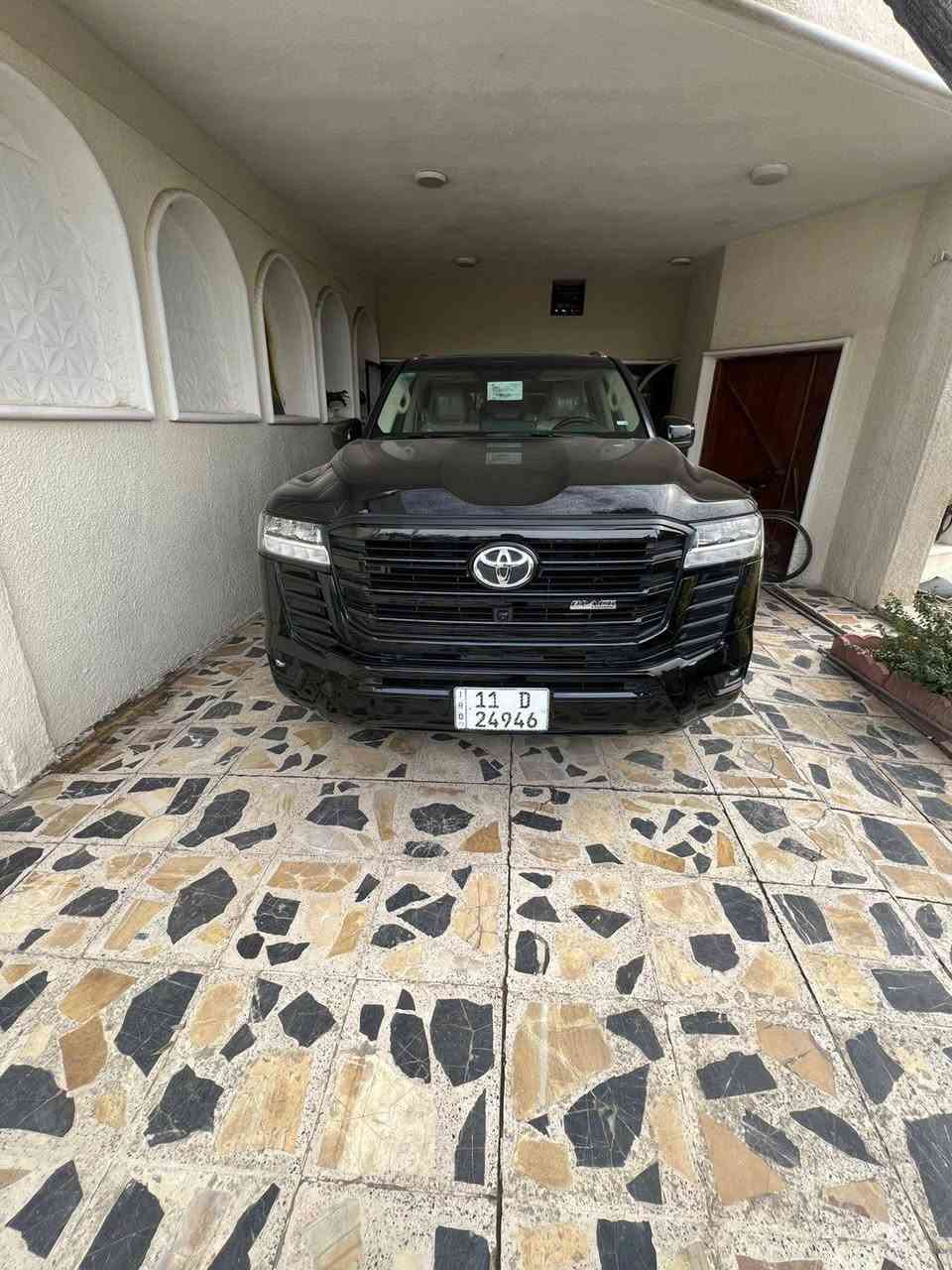 لاندكروز 2024 بلاك ادشن 
ساز اصل 
ماشية 15 الف 
3 شاشات تطبيق 
رقم بغداد تحويل مباشر 
مكفولة 
السعر 74 الف وبيها مجال قليل جدا
مكان السيارة جكوك 
***********
*********** بغداد, العراق
