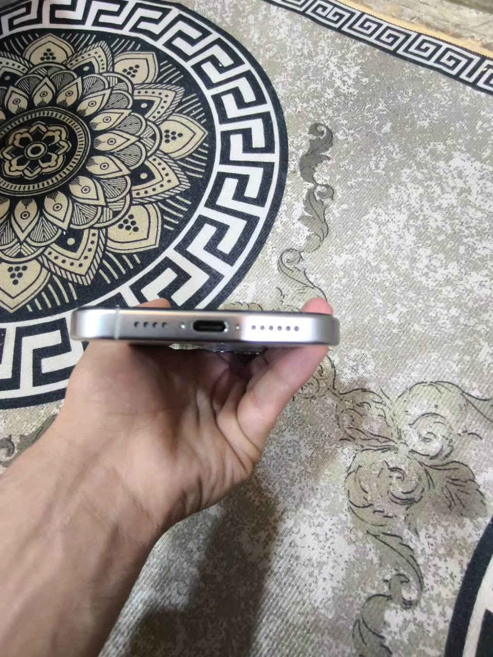 للبيع أو مراوس ب ٢٥ ألترا
آيفون 15 برو ماكس 

ذاكره 256
بطاريه 89
ماستر 
وتر بروف 
لون ابيض 
غراضه كامله 
مكاني مشخاب 
رقمي ***********
