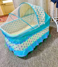 كرسي هزاز • مقعد غير مستخدم • سنغافورة