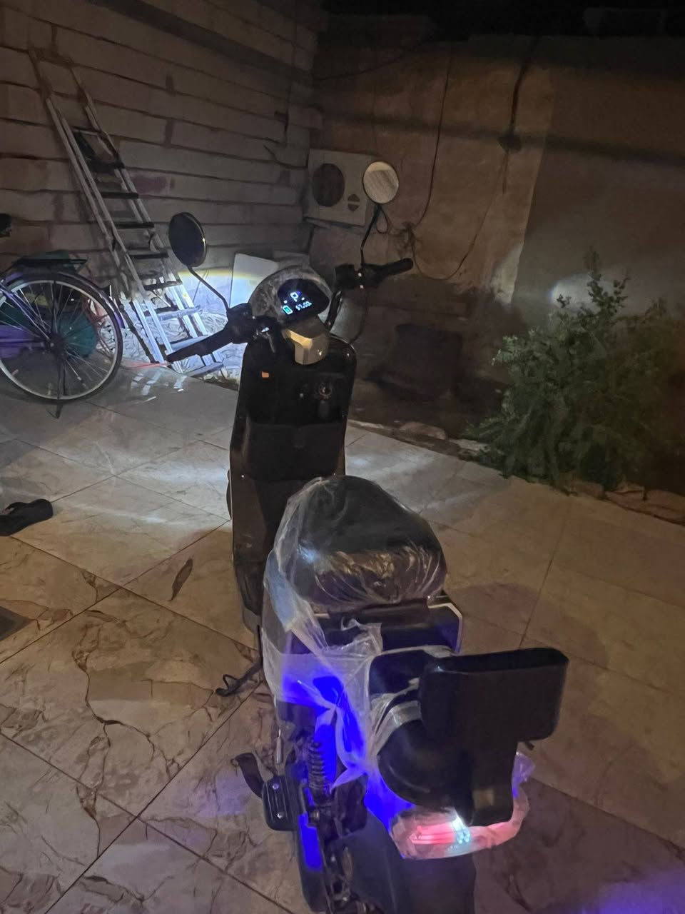 سلام عليكم✅او مراوس ب ماكس دراجة شحنR900✅
دراجة 2026 ✅

مستخدمه 7ايام ✅

دراجة مكفوله ✅

خمس بطاريات ✅

لايت زنون ✅

مكاني ذي قار سوق الشيوخ على طريق الكرمه ✅

سعر 550بيه مجال ✅ رقم  ***********
