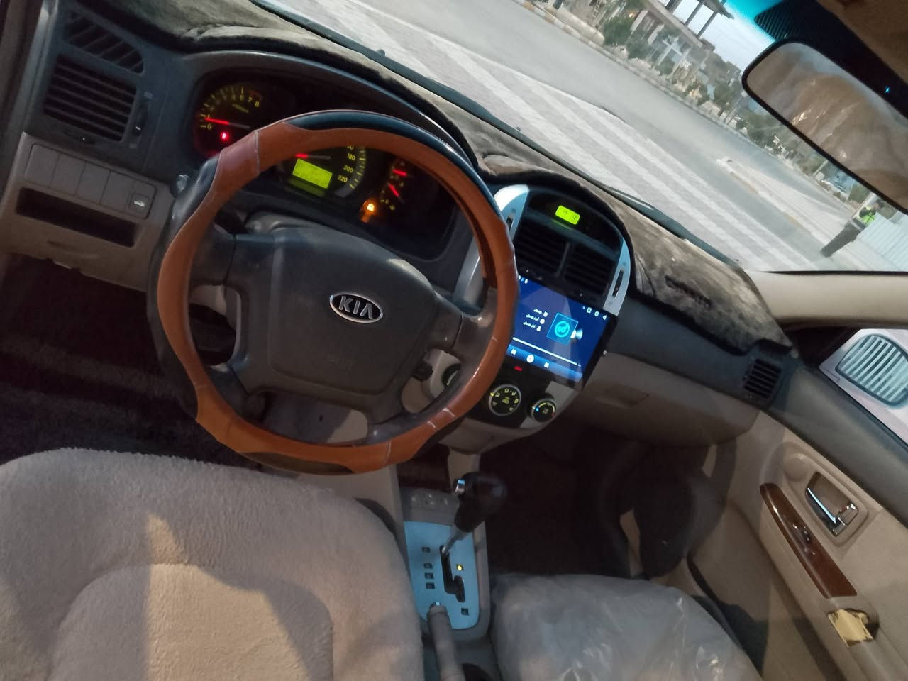 سلام عليكم للبيع او مراوس///ادوات ادوات متومه رقم وسنويه كصه جنطه/// للبيع او مراوس كيا سبكتره مديل 2007 خليجي مكينه 1600 سياره جاهزة جديده تبريد ثلج ترايك وين ماتريد سياره مال جناي سعر مناسب 33 ورقه وبيه مجال حق الجيه مكاني ناصريه شراي يتصل وبخدمته وهاذ رقمي واتساب موجود ***********
