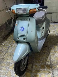 دراجه اليدي مني دراجه خير من الله جديده بشكل كلشي شغال   السعر 400 وبي...