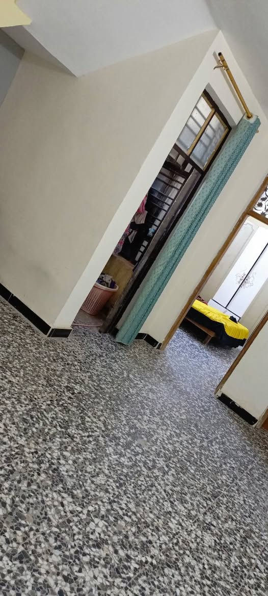 السلام عليكم بيت 150متر بل 16كامل من كلشي أريده ب85وبي مجال ***********
