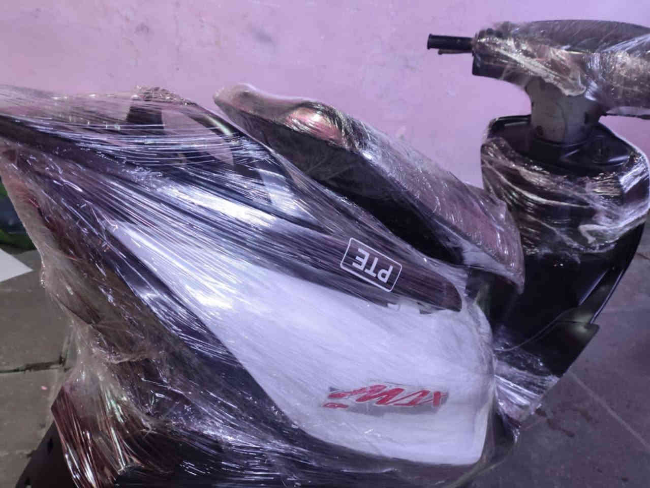 سلام عليكم درجه البيع ماكس ثعلب ياباني السرعه 140
مكان بغداد الدوره درجه نضيفه  محرك ما مفتوح نضيف  شغل وتطلع شد بيه اذه بيه شي ترجع 
اوراق كامله كمارك مدفوع كلشي كامل بس بيه نقص شوي سعر درجه 500بي مجال  متوجد وتساب وفيس *********** لحد يسالني شي بعد لين كلشي ماعرف بلدرجات تجي تفحص وشوف وتاخذ وتطلع
