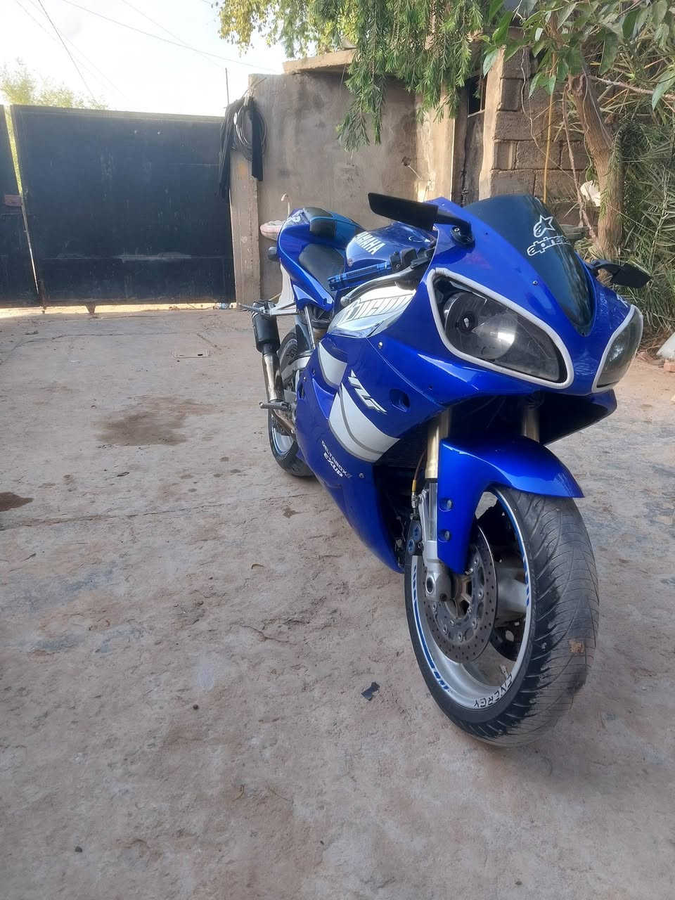 Yamaha R1
ياماها ار وان دراجه خير من الله محرك مكفول مامفتوح جيب وياك فيتر اي واحد يفحصها حماوه انساها   دراجه قويه ياباني مكاني بغداد *********** الرقم بي واتساب للاستفسار
