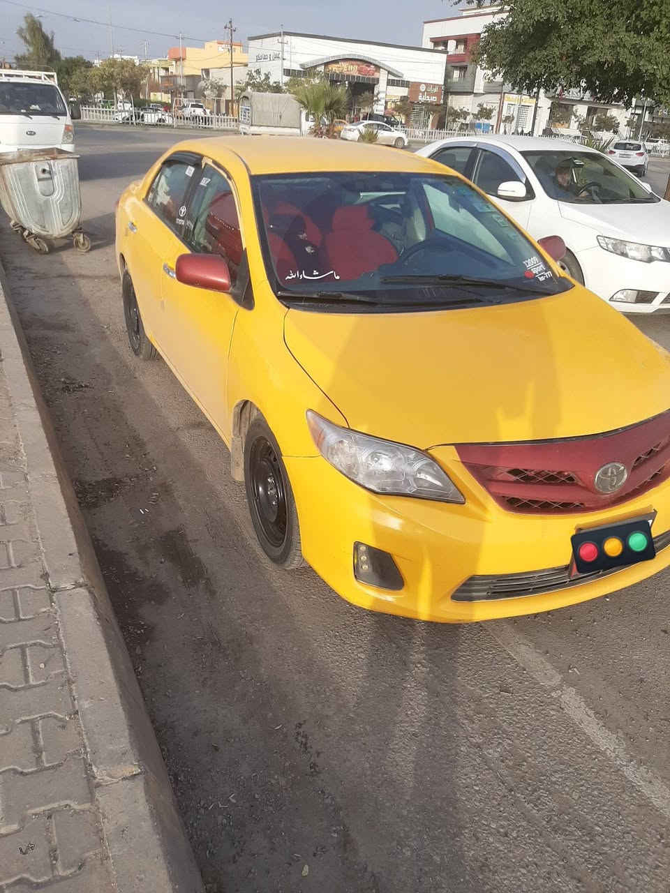 كورلا 2010
السعر 110وبيها مجال 
بيها دفتر بانزين 
حادثها خفيف***********
