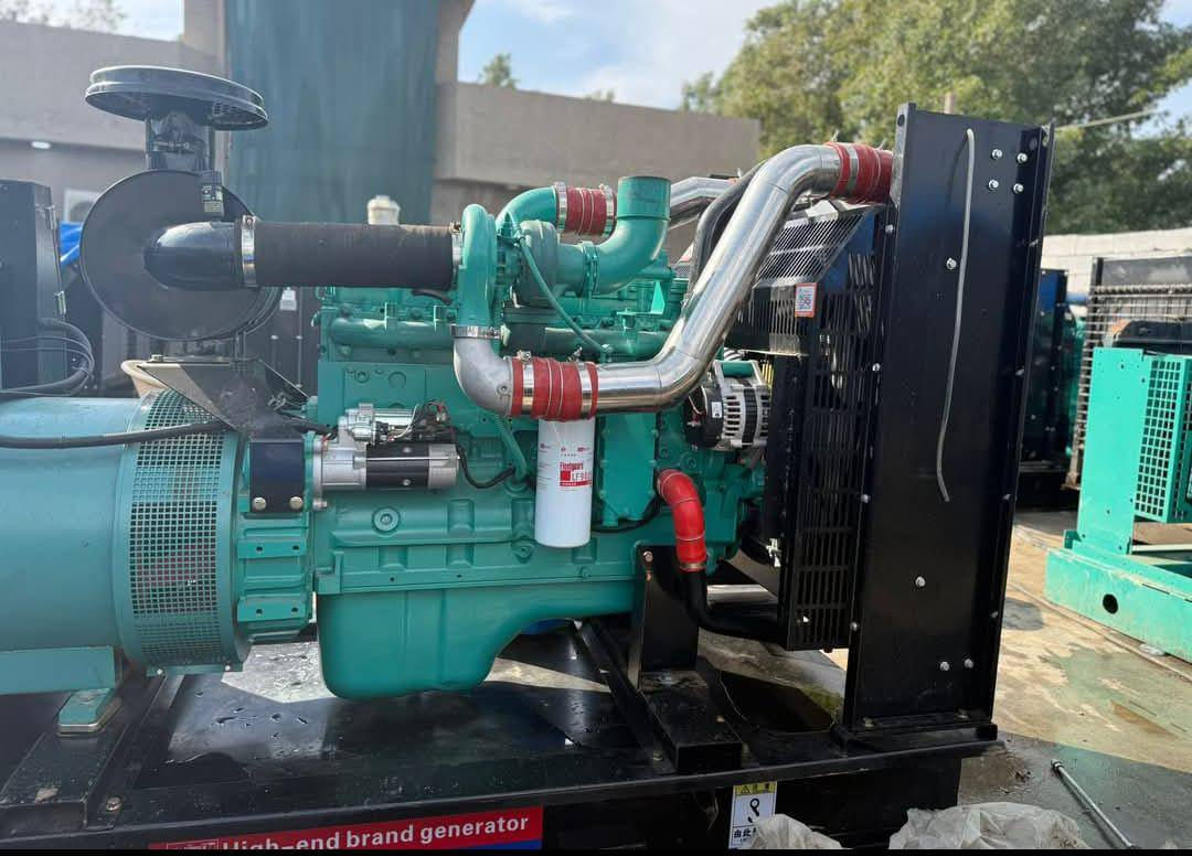 السلام عليكم مولد كمنز لبيع 250كيفي 24ولف محرك أمركي مديل حديث وعدي اصلي وعدي عادي مكاني بغداد العبيدي رقمي ***********
