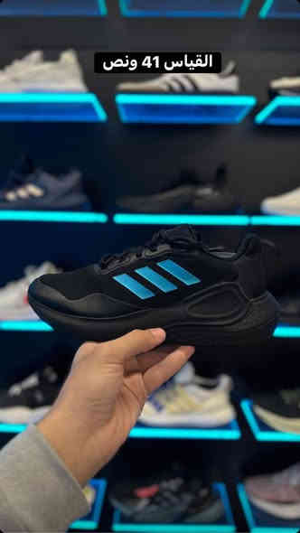 احذيه راجع وكاله ومستخدم النظافه جداً عاليه 
التفاصيل داخل الصور 
العنوان:- بغداد السيديه شارع التجاري قرب ركن لاناقه 
للاستفسار :-***********
