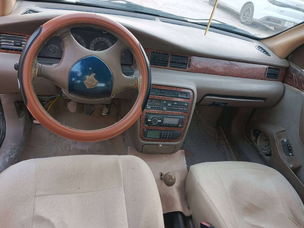 سمند ٢٠١١ اجره نظافه وسط بيها تبخير السياره جاهزه للشغل السعر ١٦ ورقه للاستفسار اتصل على الرقم *********** ابو احمد
