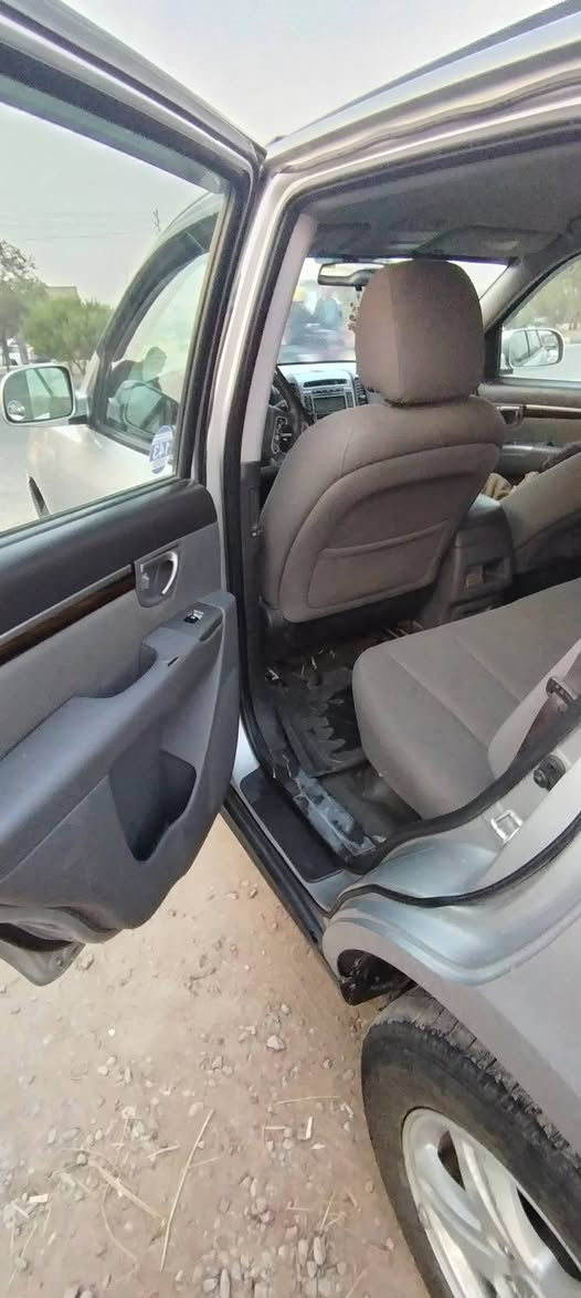 سنتافي امريكي للبيع 2011 سلفر رقم ديالى بيهة اربع قطع بدون داخل ثين اثر جراد ومرشوشات كاملة صدر تبريد كير مكينة خير من الله 
بعقوبة
***********
