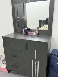 غرفة شبابيه نفرين نضيفه قبل شهرين استخدام بسيط وياها مندر نفرين ٠٧٧٣٤٧...