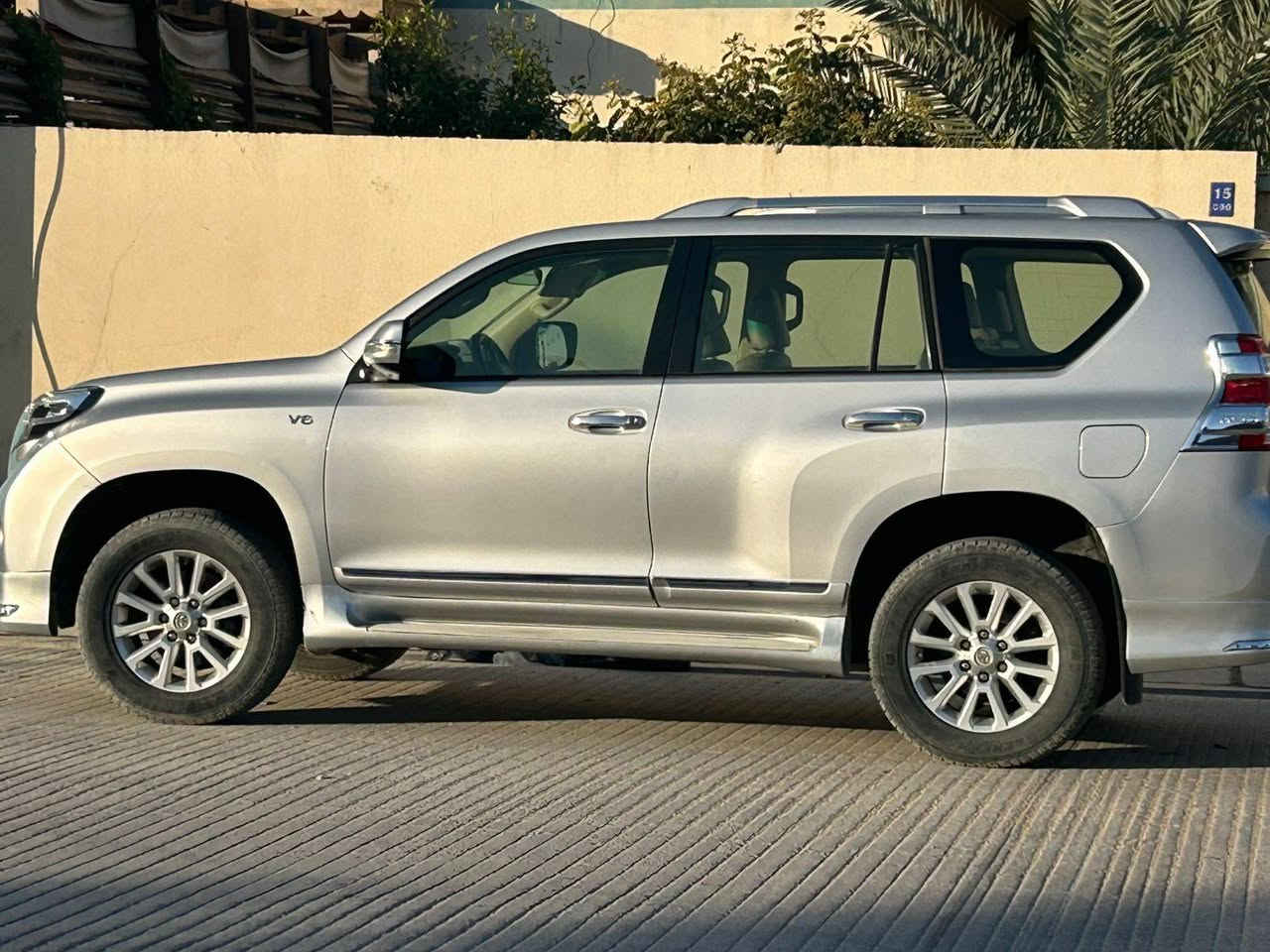 لاندكروز برادو ٢٠١٦ للبيع
السلام عليكم
لاندكروز برادو ٢٠١٦ للبيع

خليجي مواصفات كويتي

فتحه قمارة

تشغيل بصمه

دخول ذكي

تحكم ستيرين 

سبير تعليك

ثلاجه

ومعروفه مواصفات البرادو هواي

مكينه V6 4000

ماشيه ١٥٦ الف

السعر ٣٠٥ وبيه مجال بسيط

عنوان النجف الاشرف

الرقم ***********
