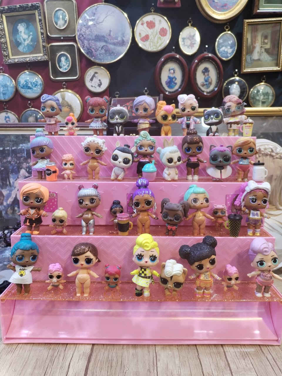 مجموعة مميزه وضخمة من دمى OMG LOL
عارضه لول ع شكل مدرج يفتح من ثلاث جهات منزل وصالون للدمى مع 36 قطعه لول جميع القطع اصليه التفاصيل بالفيديو والصور


**إذا كنت صاحب هذا الإعلان وتريد حذفه لأي سبب، رجاءا أرسل رسالة إلى الدعم الفني**