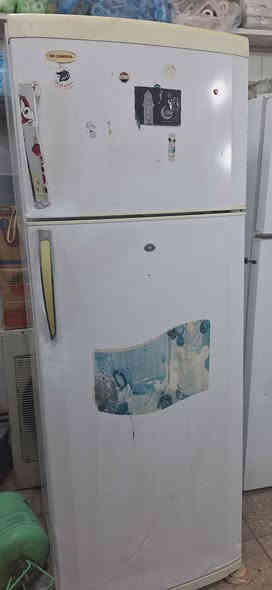 العمارة حي المعلمين القديم
كلهن شغالات *********** 
٣ ثلاجات حجم ١٨ سعر الوحده ١٥٠ واكو وحده وسط حجم ١٢ لونها حمرة ب ١٠٠ سعرها ،ومجمده حجم ١٠ سعرها ب ١١٠
