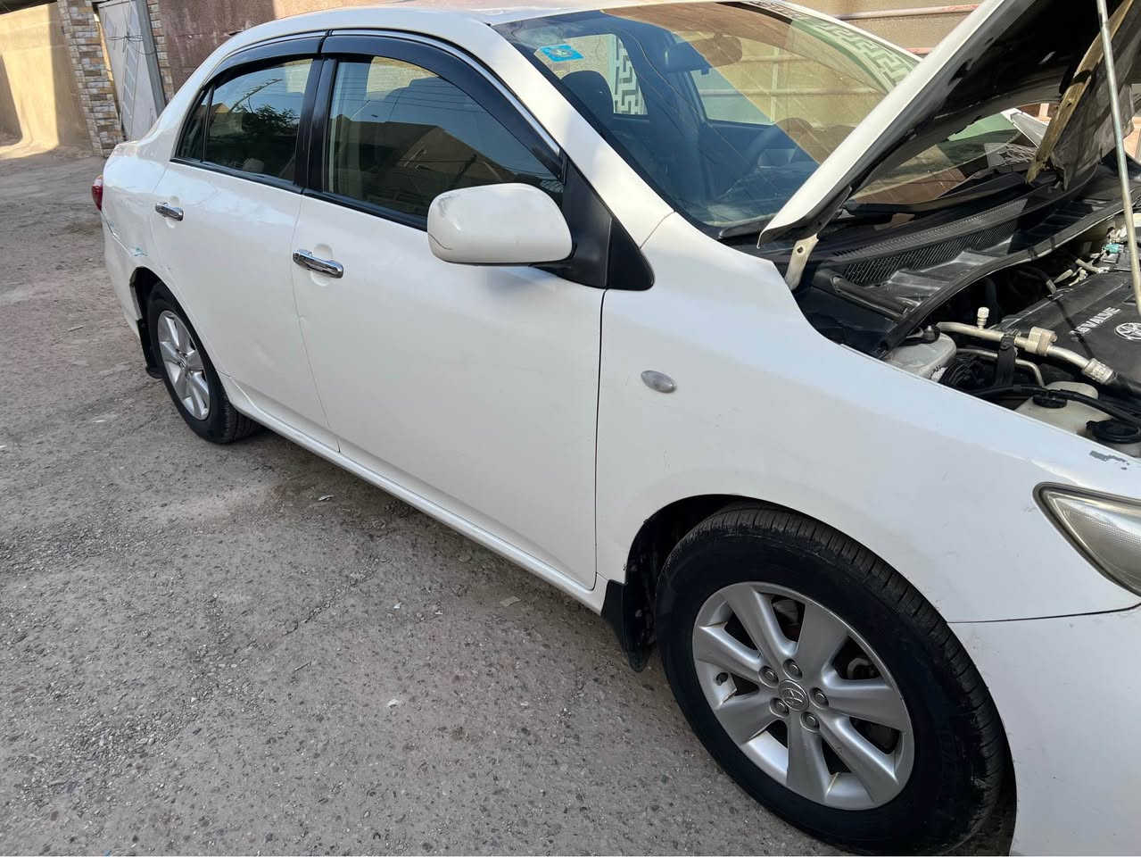 السلام عليكم 
كورلا 2011 مالت شركة عامة 
سيارة بيه تكشير صبغ 
ماشية 226 الف كيلو متر 
بيه ضرر جاملغ خلفي وباب وما  مصلحات على وضعهن 
رقم بغداد // عنوان الامين الثانية او بسماية 
السعر 103 وبيه مجال ساير نضيفه وخير من الاتصال *********** بغداد, العراق
