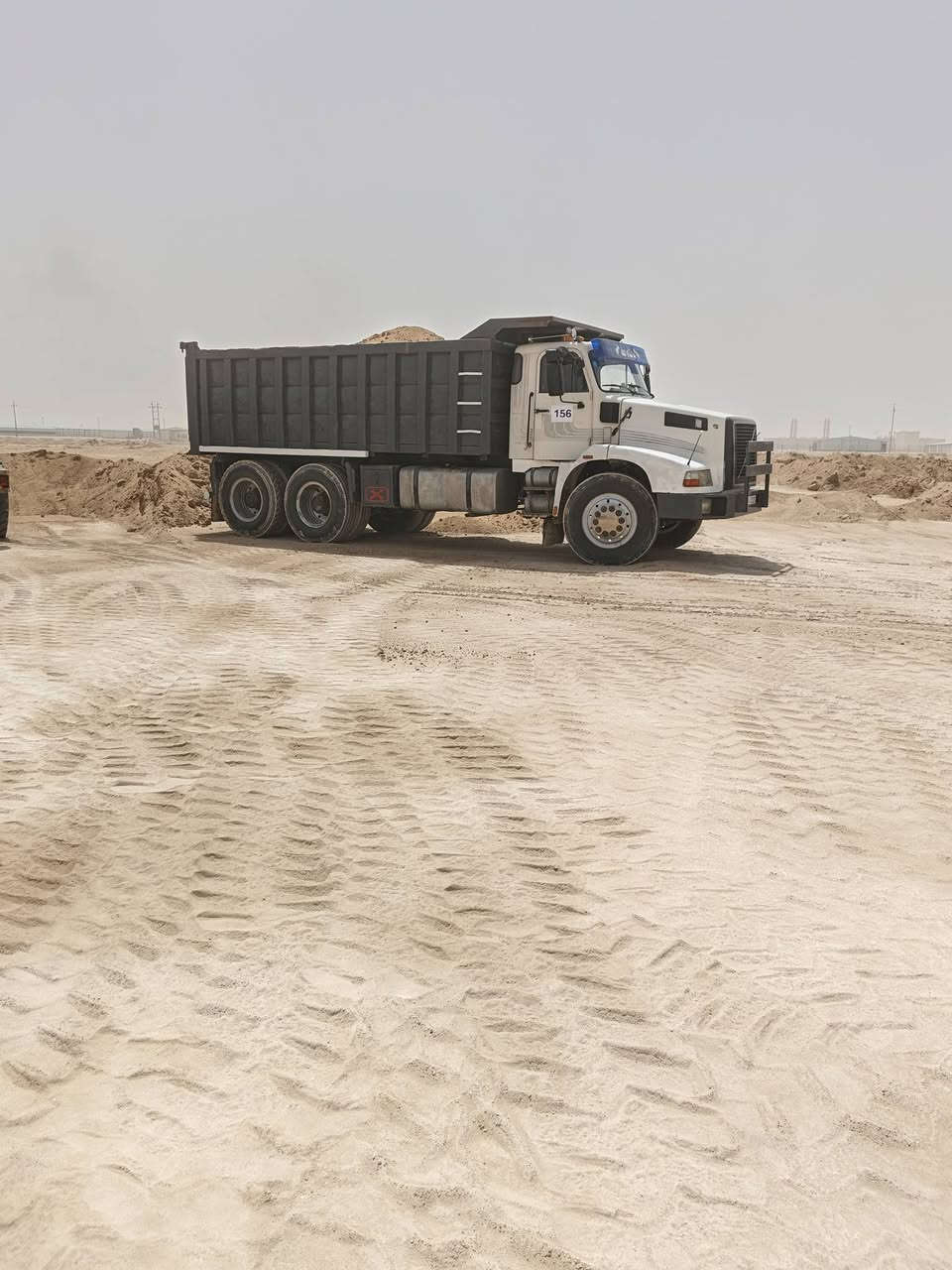 سلام عليكم فالفو للبيع موديل ١٩٩١  للستفسار   ***********
