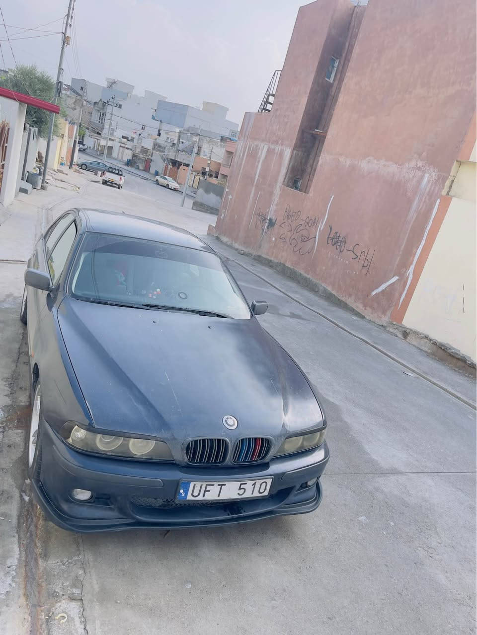 صقر موديل ١٩٩٩  گير عادي   مه كينه و گير ب شرت تبريد ب شرت سه ر وه زعي شريكي هه مي تشتي وي ب شرت منافيس و حزام و غرامه ب شرت  بي ده عم    رقم تلفون :*********** زاخو, دهوك
