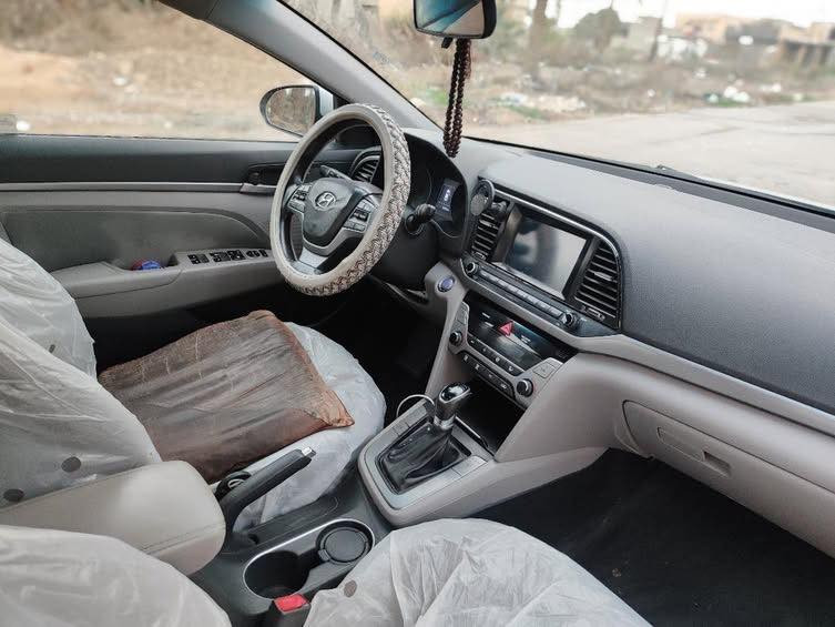 النترا 2017بيع او مراوس
النترا2017 السياره ليبيل واحد مامبدل بيهه ولا قطعه بس بيه رش جاملغين وبنيد

مكينه 2000 دوش

 +كشنات تدفئة+ تشغيل عن بعد  +رادارات جانبيه+نقطه عمياء++شاشه كار بلي +بصمة تشغيل وابواب 

مكان السياره بابل  
السعر120 وبيه مجال 

***********
