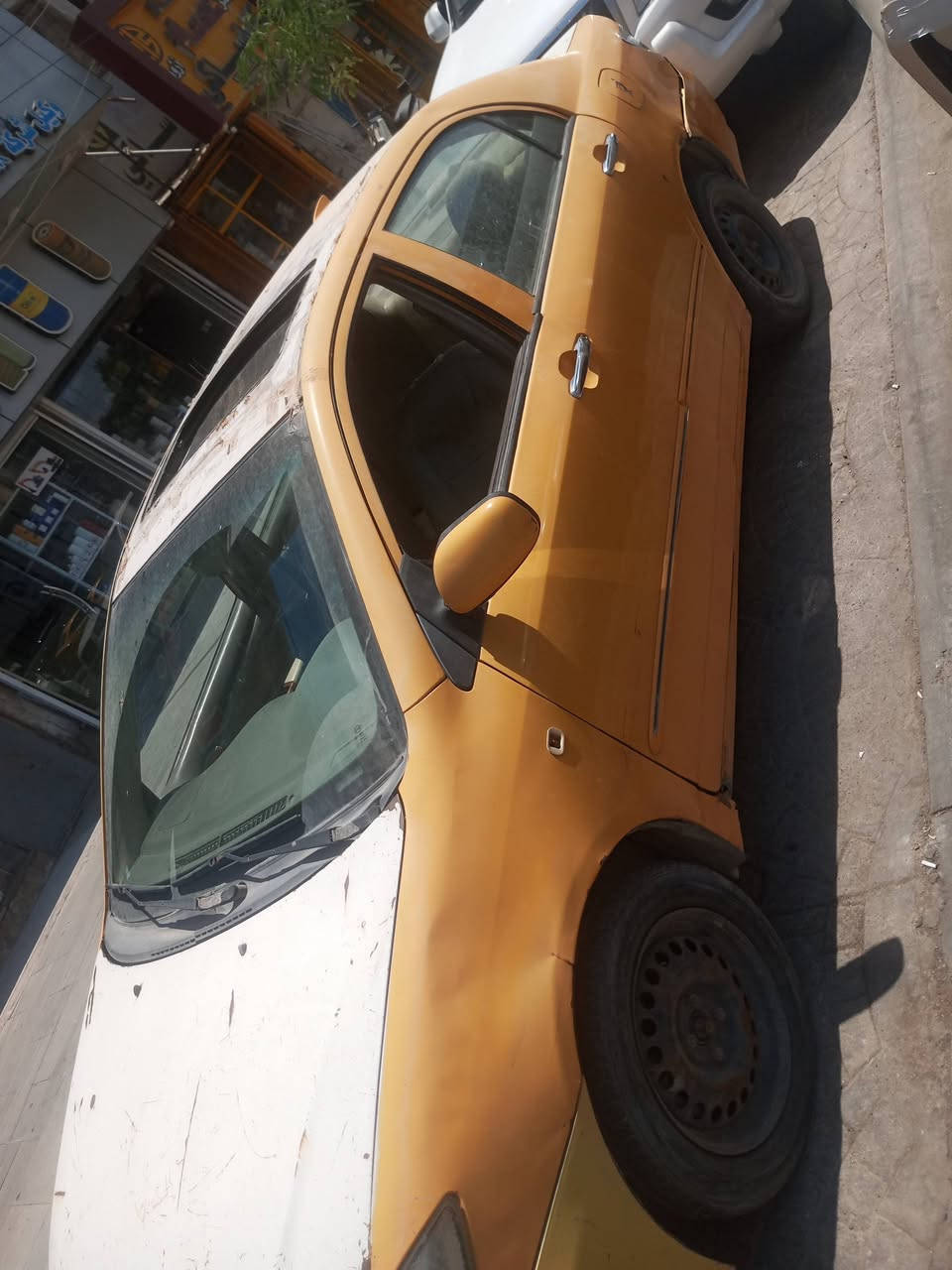 بي وا دي  F3 محرك كير كورلا رايدلة ترتيب صدر نضيف مكينة بيه صوت ما عرف شنو بيهة سيارة شوف عينك شوف خابرني المة تعجبة خلي يعبر منشور رجائن سعرة 25 بيه مجال الشراي مكان بغداد البلديات قرب سيد هاني رقم صاحب سيارة ***********،
