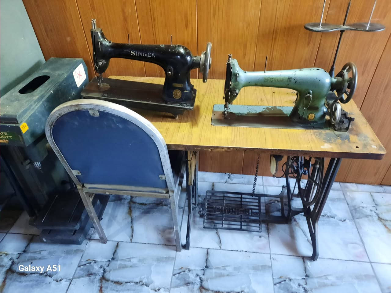 سلام عليكم مكينه خياطه عدد ٢ شغالات العنوان بغداد رقم الهاتف ***********
