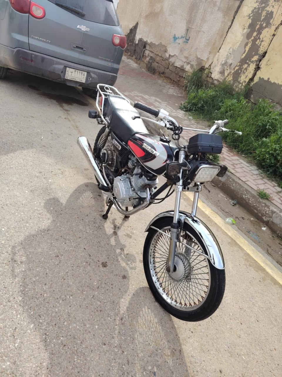 السلام عليكم حبايب.مكلف بلنشر 
تايگر موديل 2017 دراجه نضيفه محرك مبدل بستم فقط مكينه ناعمه تخبل اوراق اصولي 5 اوراق من ضمنهن الكارتونيه  كهربائيات كامله فقط ربط يرادلهن سعره 325 وبيه مجال قليل مكانه صويره حي العسكري خاص مامتواجد رقم راعيه ‏‪***********‬‏
