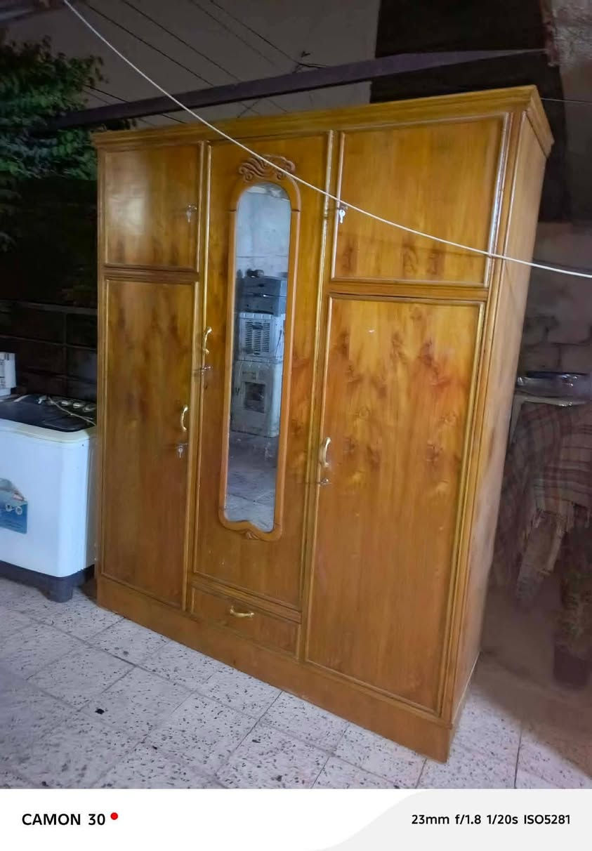 السلام عليكم غراض منزل للبيع بسعر مناسب اتصل ودلل 
***********بي وتساب ***********

