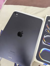 ايباد11M4/11انج بطاريه88ذاكره 256السعر875 الاتصال 07739527852