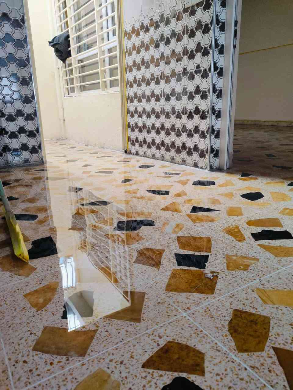 جلي وتلميع الكاشي والمرمر البورسلين والسيراميك كافه انحاء #بغداد 
عملنا تحكم عليه من تشوف الجلايه تمشي عليه 👇⚙️

جلي موقعي كافة انواع الارضيات:-
 
إرسال رسالة 
 
جلي وتلميع وتنعيم وتساوي العالي والناصي🪬
شرررررط اللمعة فووووول🎆🎆
 
فقط واتساب على هذه رقم  ***********

1_مرمر
2-كرانيت
3-كاشي قديم وجديد
4-بورسلين 

اسعار مناسبه شغل درجة اولى يرضي الله كافة مناطق بغداد 
الخاص موجود وارقامنا ‏***********
