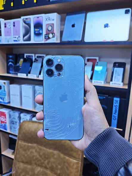 ١٣ برو ماكس عربي شرق أوسط باكيت وياه مطابق الضهر موضح بالصوره
مستبدل شاشه احسن نوعيه ..والباقي كله مكفول 
ذاكره ٢٥٦.... بطاريه ٩٢ وين تحصل بالعربي هيج بطاريه 
سعره ٥٠٠ الف فقط قفل 
موقع الرمادي شارع السينما فرع الاول يسار بصف مكتبه بغداد القرطاسيه إسم مكتبه سنتر الحربي 
للتواصل خاص او اتصال أو واتس 
***********
