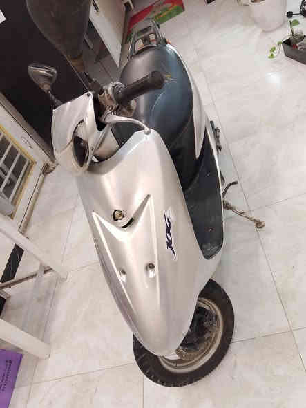 السلام عليكم للبيع
عصفورية فحل دراجة مكفولة كفالة عامة 
دراجة اي نقص مابيهة مكينة ناعمة دراجة شلعة ومعدل حلوة دراجة نكرة سلف وهندر بكل وقت اي نقص مابيهة عداد شغال لايتات هورن دبلات كلة شغال دراجة تجي وتفحص وتكلب وتقتنع يالة تاخذهة السعر 275 مكاني دورة شراي اتصل واتس اب ***********
