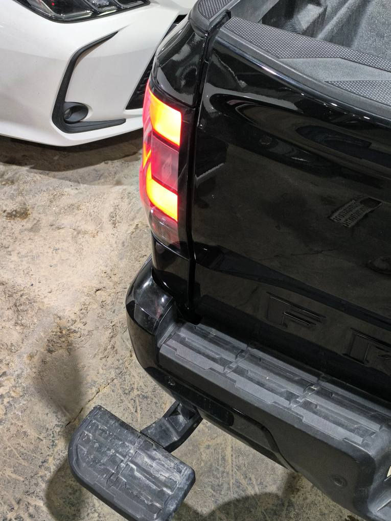 سيارة نيسان فونتيرا وارد امريك

✨ المواصفات العامة:

الموديل :  2023

اللون : اسود 

دواسات جانبيه : اصليه 

محرك قوي 3800cc – 6 سلندر

ماشية فقط 31 ألف ميل

تبريد كامل + تدفئة وتبريد 
كشنات مخملي ناعم مع كشن السائق كهربائي 

رادار أمامي – رادار جانبي – رادار خلفي

كاميرا خلفية عالية الوضوح

شاشة دشبورد كبيرة

تحكمات كاملة في الستيرن والدشبورد

مانع انزلاق مع سحب الكرفانات

الحادث : جاملغ يسار مصبوغ ودعاميه 
السياره مرقمه بغداد بأسمي 

☎️ للاستفسار والتواصل:
***********
متوازي على بيعته وبيهه مجال حلو 
مكاني بابل حلة, بابل
