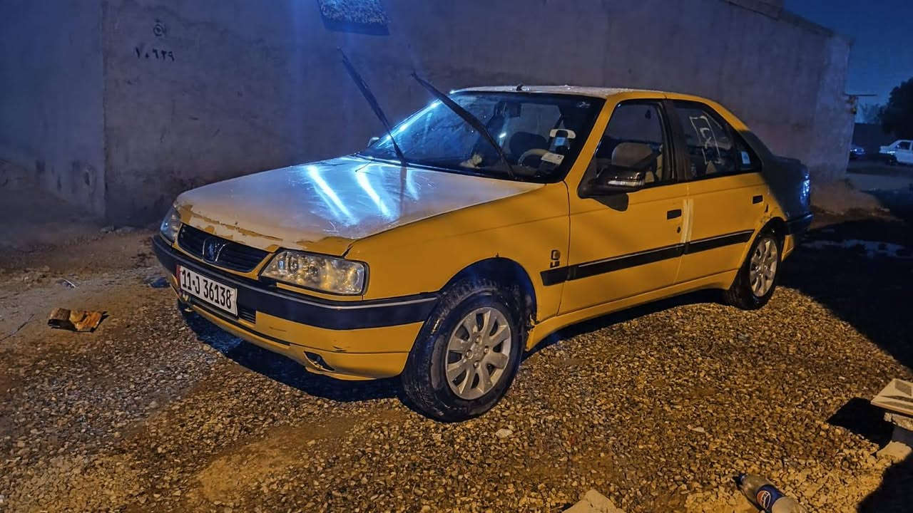 السلام عليكم 
بيجو لميس 2015
سياره كفاله ماعدا طخه بالهلال
مكينة 2000 فرنسي 
منظومة غاز بالضمان
تخم تاير 
قوايش جديد ورولات
گلچ جديد اليوم شديته
رقم انگليزي 
هيئة وغرامات مصفره 
السياره كفاله من التكحيل ماعدا الطخه 
السعر ع الخاص 
لا 47 وبيهه مجال قليل😂
***********
مكان السياره بغداد تقاطع النهروان
