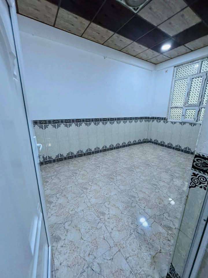 شقق للايجار طابق ثاني
العنوان : تكريت حي القادسية  
شارع قطعة 500 مجاور مدرسة الميسلون 
تحتوي على استقبال و ٢ غرف نوم
 ومطبخ وصحيات   
ايجار الشقه  《225ألف》
للاستفسار الاتصال على الارقام التالية
***********
***********
مكتب دجلة للعقار ....
