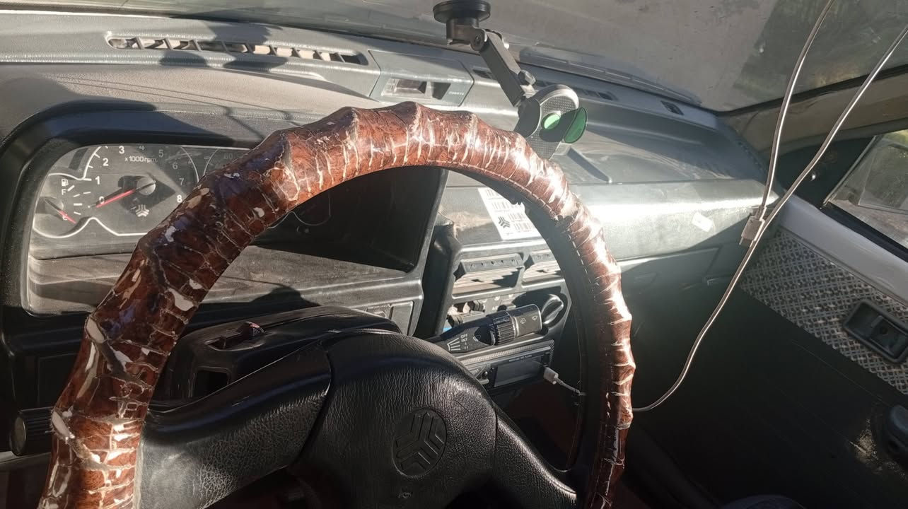 سلام عليكم سايبا 2011 مابيه كل نقص كير ومكينه جديد ب 18 ورقه مداور ثاني يوم مكفوله غرامه وسرقات للاستفسار  ***********.
