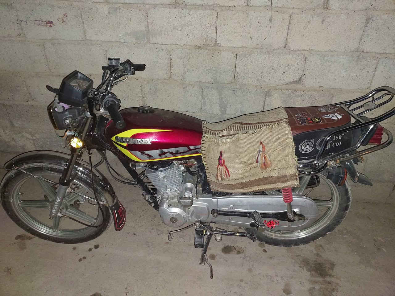 سلام عليكم دراجه سيفان مديل عشرين الدراجه بيها ملاحظات اشاره مكسوره صفاحيه مال باتري الباقي كله شغال المحرك مكفول انطيكياها بشرط السعر ٥٥٠
***********
