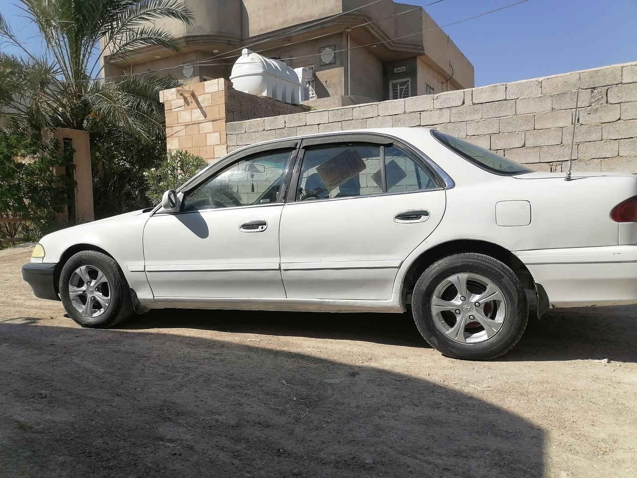 السلام عليكم ورحمة الله 
سوناته2 للبيع 🚘 ١٩٩٥
رقم بغداد اجنبي ✅ 
سيارة نظيفه وخير من الله
تبريد شغال🥶 
جام كهربائي✈️ 
كشنات بلاديه✅
كهربائيات واشاير كلهه شغاله💡 
شاشة الكترونيه وبلوتوث 🎶 
تخم تاير جديد 🌑 
بيهه سنتر لوك وبصمه بس لاغي
السياره مرتبه وتعبان عليهه 
سنوية بأسمي تحويل مباشر✅ 
سيارة مال بيت وكما موضح بالصور
البيع بعد المعاينة
السعر ٤٥ وقابل للتفاوض✅
الاتصال ***********
ديالى / الخالص
