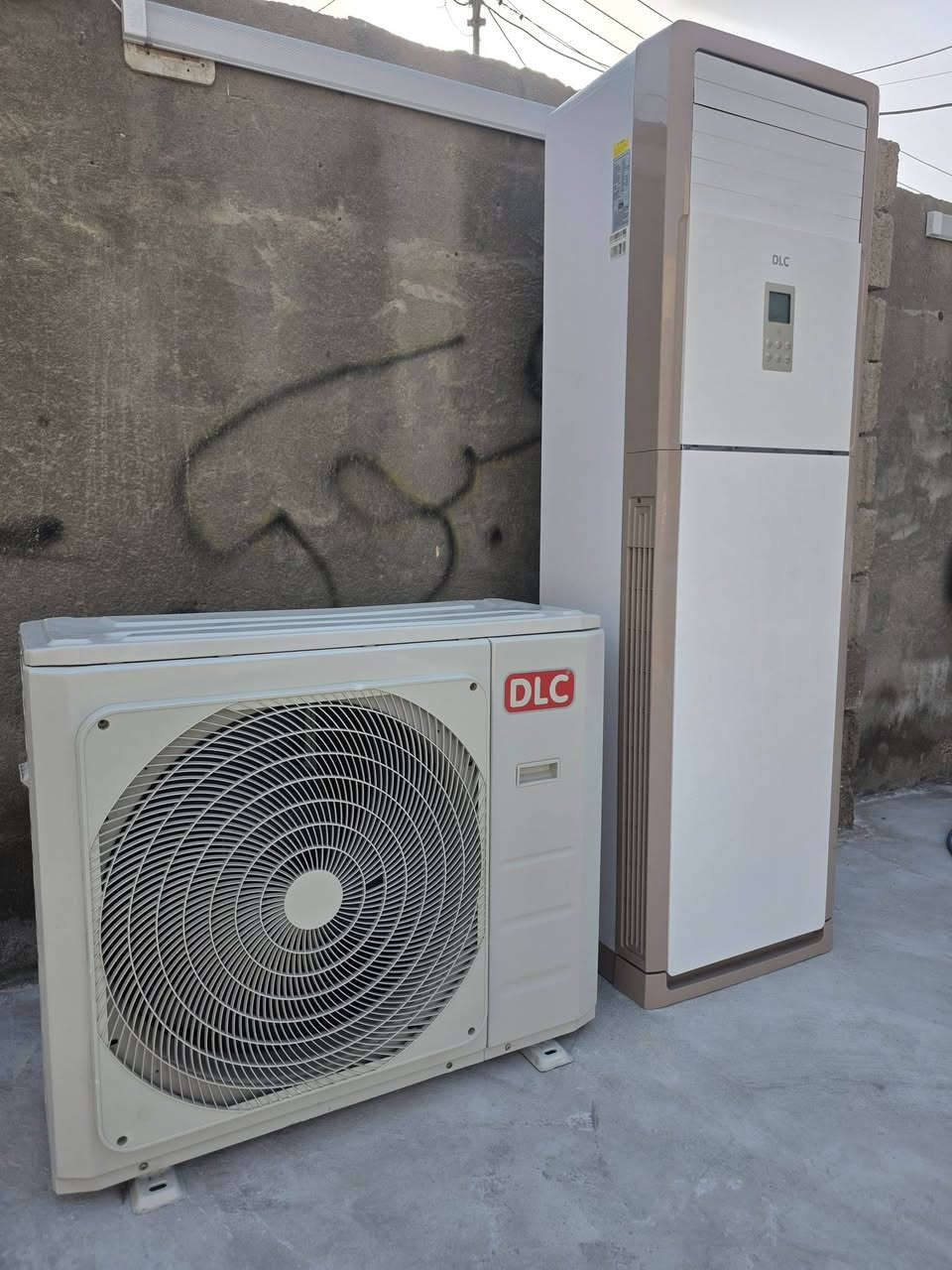 السلام عليكم ورحمة الله وبركاته اخوان سبلت 3طن طك كارتون غاز شريكه جيب  وشد نوعه اخو جبس بضبط. جهاز جديد حيل ***********. توصيل موجود
