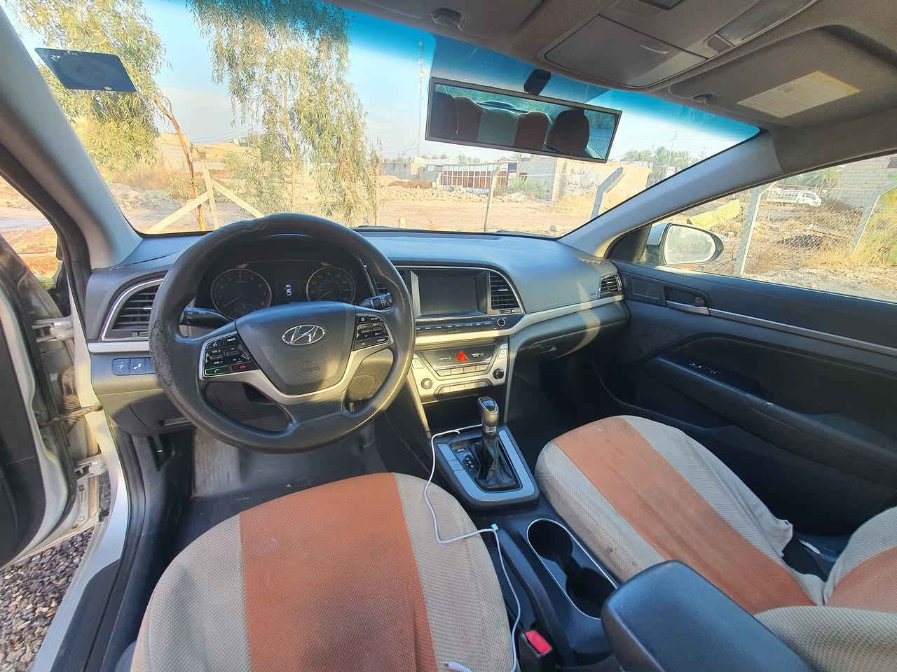 السلام عليكم  النترا موديل 2018 حادثه جاملغ خلفي ونص من الجنطه السياره نص فول تايرات  جديده وتبريد جديد ما عايزه شي السياره مكانه بابل قرب العلويه شريف  السعر ١٢٥ وبيه مجال    ***********
