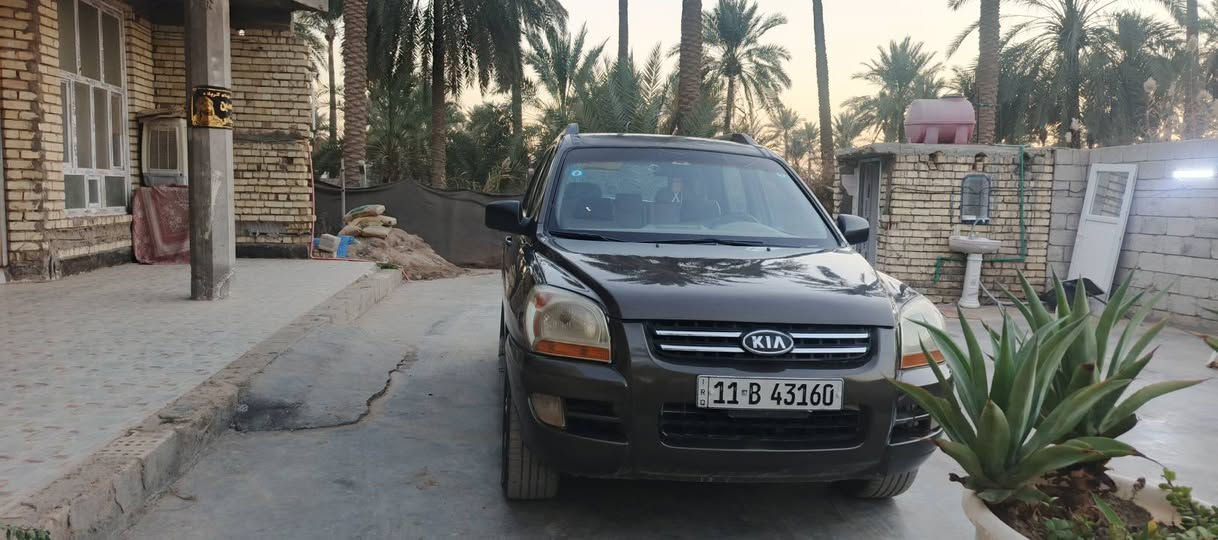 كيا سبورتج 2007 رقم بغداد بسمي سنويه لل 2029
مكينه سته مصبوغه حزام للجماليه تبريد شغال كهربائيات شغاله كله تخم تاير جديد صدره جديد سياره تخبل كلش نظيفه وحلوهه السعر 95$ وبيه مجال  حك الجيه 
مكاني واسط صويره 
***********  بيه وتساب

