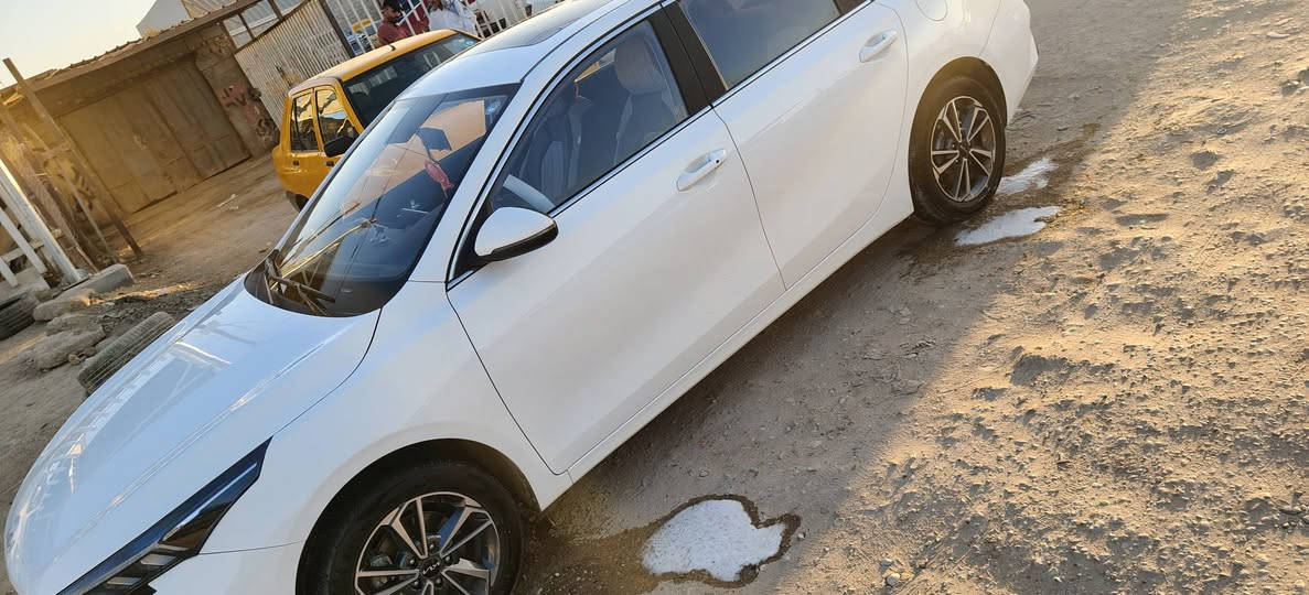 من رخصت الأدمن k3موديل 24اتسلام شركة السياره كفاله عامه ماشيه 12الف السعر 147/هاذا رقمي ***********مكاني ديوانيه موشراي لاتكسر بحلال الناس
