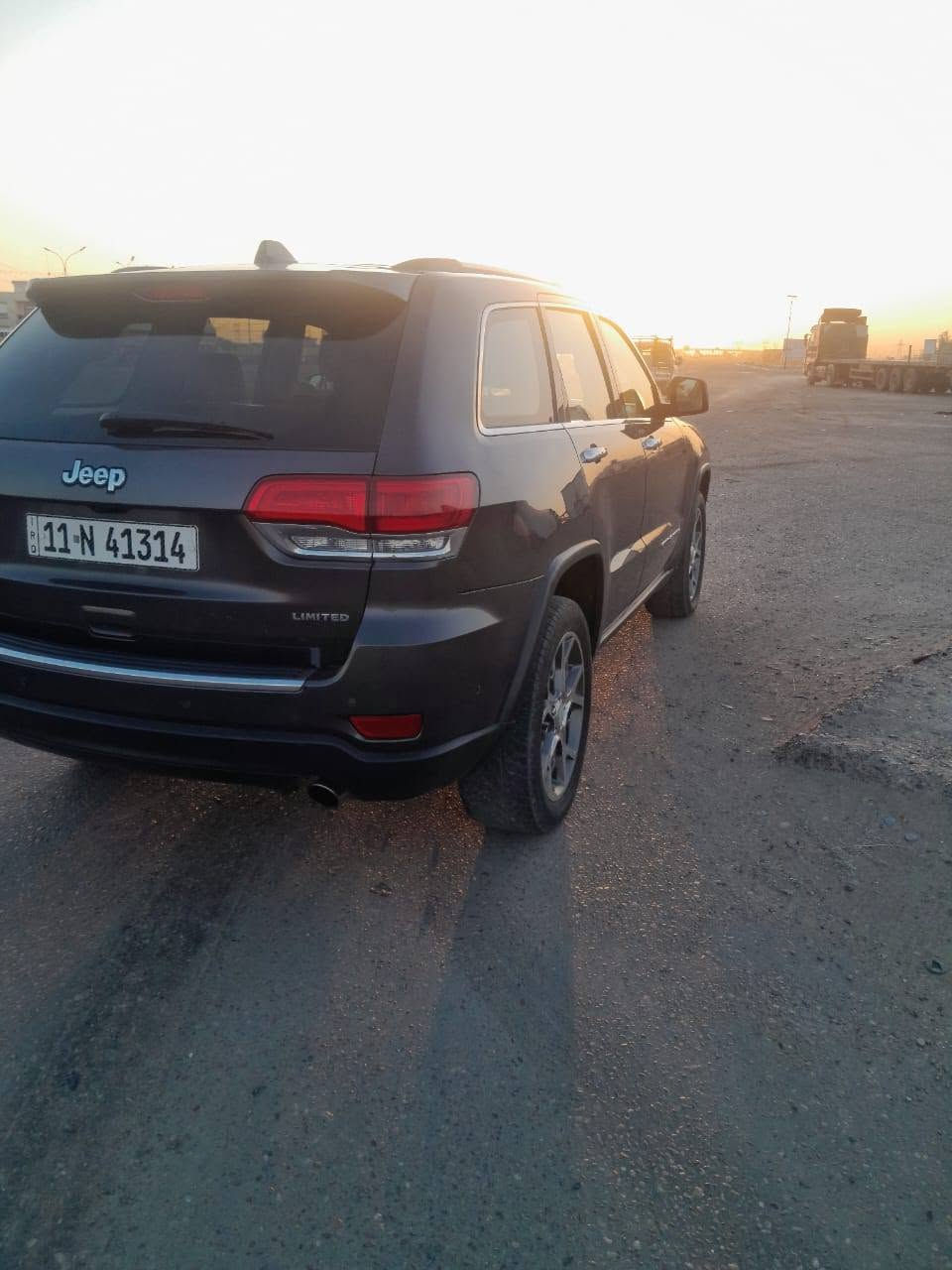 السلام عليكم jeep موديل 2019 فول مواصفات لمتد اعله فئه بلjeep حادثه جاملغ وبنيد مرجعات نفس وضعهن مكينته 6سلندر تشغيل عن بعد السياره جاهزه العنوان بغداد رقم الهاتف ***********
