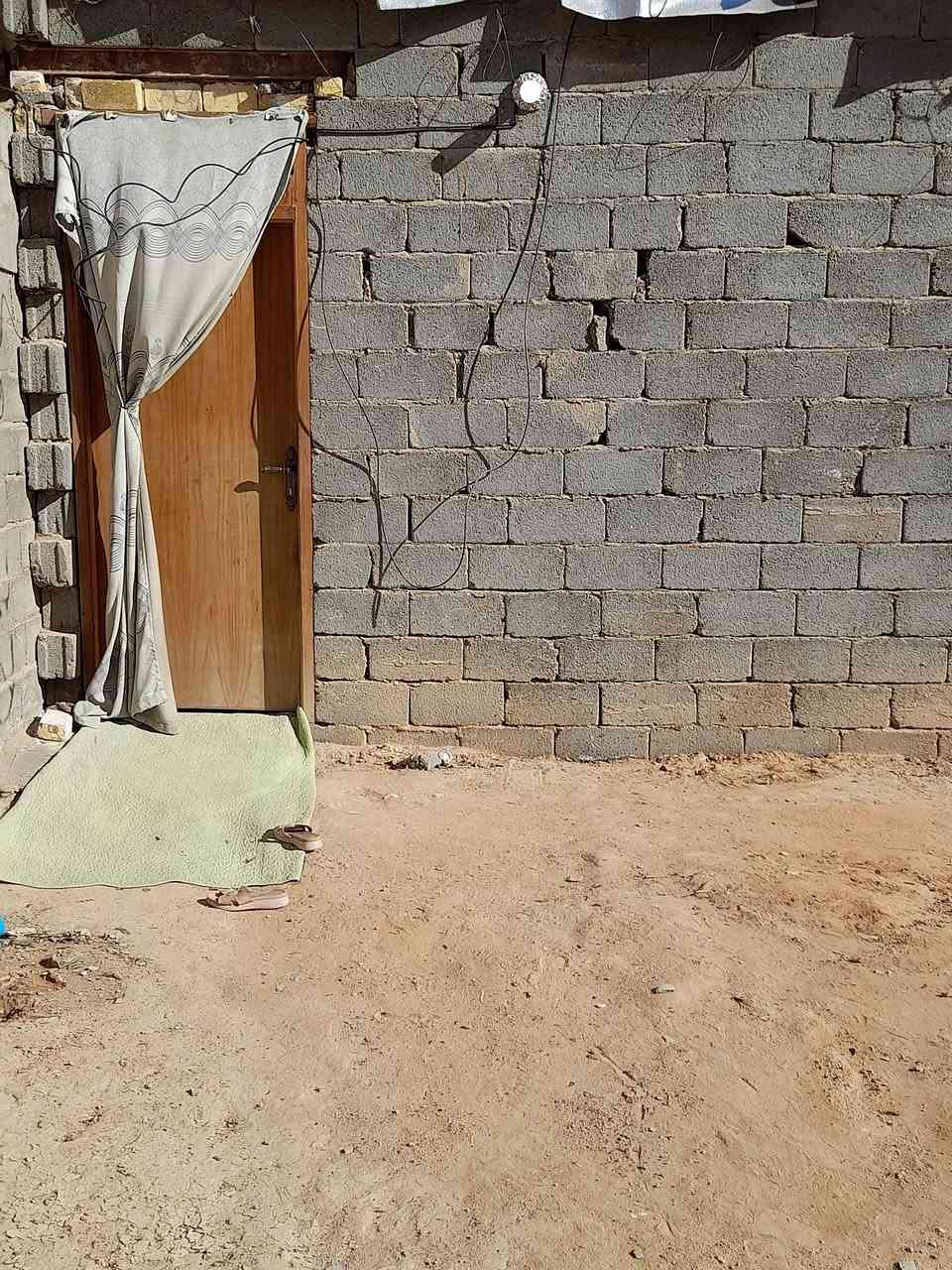 دار للبيع ١٠٠ متر مربع غرفة ٤× ٦ مطبخ وصحيات أساس صب سقف سندويج حي ميسان خلف سكلة الكرعاوي سعر مناسب جدا ٢٢ وبي مجال بسيط الاتصال ***********
