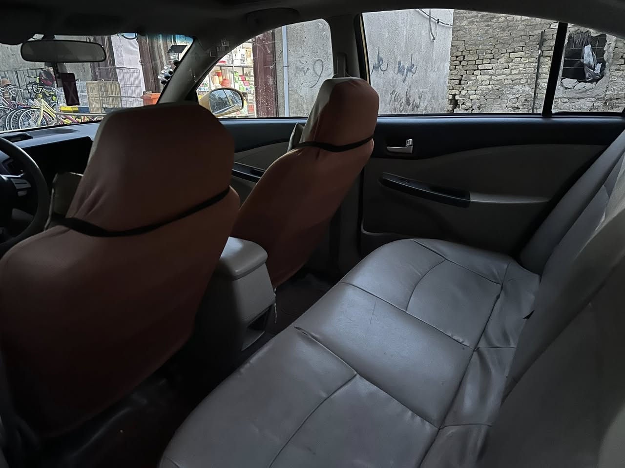 سلام عليكم سياره البيع اي5محوره كير ومكينه كورله سياره خير من الله وحلوه لا خياس ولا رصعات حاديه جديده وتخم تيرات جديد سياره حلوه من الصور اليحب ينتصل ***********رقمه واسط ومگاني كوت مركز مدينه
