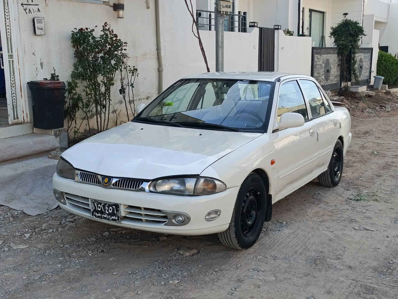 ﷽

پڕۆتۆن نمونە لەجوانی
مۆدێل 2004
گێڕ تۆماتیک
ئاڕم پلاستیک 
گێڕوو مەکینە لۆک بەشەرت تازە ڕۆنی گۆڕاوە
دووچام کارەبایە قوفڵ مەرەکەزی
چوار تایە تازە بۆبەستراوە
تاقمێ پلاکی تازەی بۆبەستراوە
تەقەوو ڕەقە بەشەرت
سعر 40 وەرەقەوو معامەلە
شوێن سلێمانی
ڕەقەم تەلەفوم ***********
