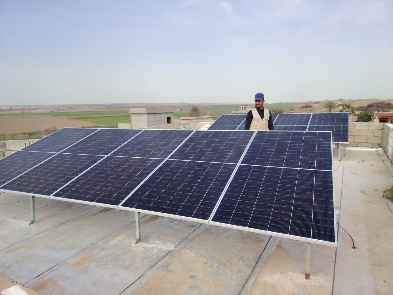 تم بفضل الله تجهيز و  تنصيب منظومة طاقة شمسية لمنزل الأخ ليفان محمد علي 
   #قرية_لزاكة
تجهز المنظومة المنزل ب 20 أمبير نهاراً
بالاضافة إلى 20 أمبير ليلاً  . 
مكونات المنظومة.
🔵الواح لونجي 615w  عدد (9) بضمان 10 سنوات 

🔵 جهاز انفيرتر نوع(فولترونك)حجم 6kw (22امبير)  بضمان 2 سنة . 
🔵 بطارية ليثيوم الاطول عمراً. وبعمر افتراضي 15 سنة وبضمان 4 سنوات حجم 10kw عدد 2

✅ الفرع الرئيسي :- شركة حسيب البشاوي للطاقة الشمسية
العنوان محافظة كركوك قضاء الحويجة سايدين المعارض مقابل محطة وقود الطليعة الحكومية  
✅ الفرع الثاني : محافظة صلاح الدين قضاء بيجي عمارة وطبان 
للحجز والاستفسار الاتصال على الأرقام التالية :
*********** : ياسر 
***********  : إبراهيم 
*********** : ياسر 
‭  0784 551 3555‬ 
‭0782 490 0972‬ 

#احمد #الجبوري #مدير #اعلام #شركه #حسيب #البشاوي #للطاقه #الشمسية
