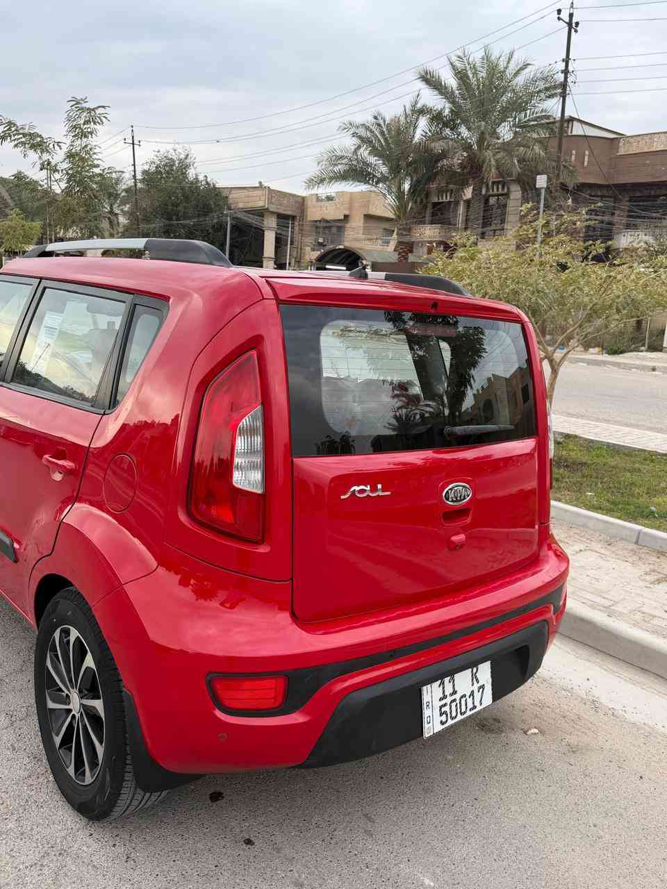 السلام عليكم
صول موديل 2013 
خليجيه 
مكفوله من الصبغ وتبديل 
ماشيه 90 
مواصفات 
فتحه تبريد بيانو اشاير بل مري 
مري شفط باسمي
داخل احمر بلادي 
بدون اي نقص كامله مكمله 
رقم وسنويه وهزه كله جديده 
مكاني بغداد الكرخ حي الحسين 
*********** 
السعر 105 وبيه حك الجيه
