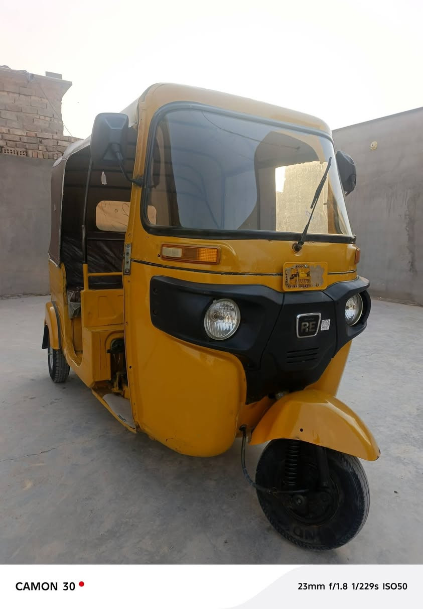 سلام عليكم تكتك البيع موديل 2019 مرقم تكتك نضيفه معمره بس دوسات مكينه مكفوله مكاني بغداد الحسينيه معامل الاستفسار على رقم ***********
