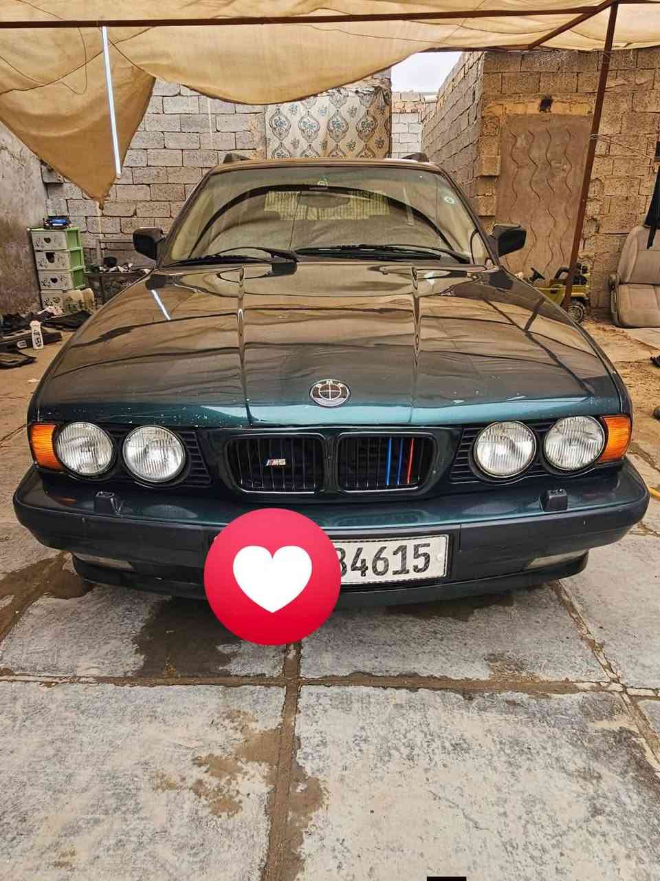 السلام عليكم 
بي أم دبليو موديل 1993
جاهزه باسمي تحويل ثاني يوم 
 رقم انكليزي 25كركوك  هزه جديده 
  محرك 520 كم كير أوتو 
تبريد شغال تخم تاير جديد 
 سياره حلوه ومرتبه حداديه جديده كهربائيات كلها شغاله 
عنواني بصره *********** السعر مناسب الشراي يتصل وبالخدمه
