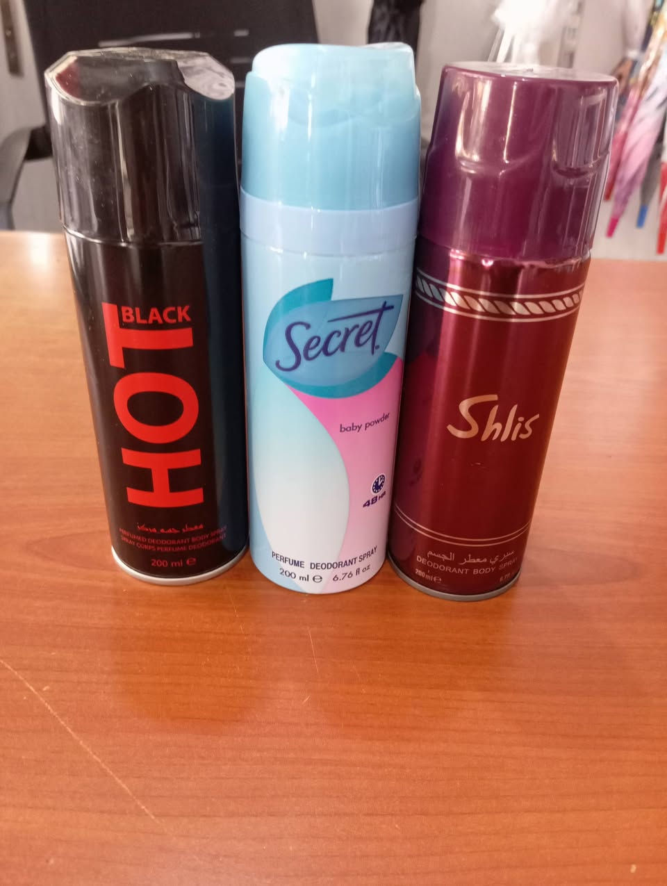 ✨🌟 محلات الغازي للأناقة والعناية 🌟✨
وصلت تشكيلة جديدة من:
🌸 عطورات رجالية شبابية بروائح ثابتة ومميزة
🌼 معطرات جسم تنعشك طول اليوم
💇‍♂️ دهن شعر بأنواع مختلفة ولمعة مرتبة
🧴 مرطبات جسم تخلي بشرتك ناعمة ومرتبة
🚿 مرطب إبط برائحة نظيفة وثبات عالي
💨 سبراي شعر يثبت التسريحة بدون ما ييبس الشعر
كلها بأسعار مناسبة وجودة ترضيكم 👌
خلي عطرك يحچي عنك وخلي حضورك غير 😎🔥
📍 محلات الغازي – تميزك يبدأ من عدنا 
الموقع: شميط -الشارع العام-مقابل اسواق باسم العيدان 
للاستفسار:***********
***********
